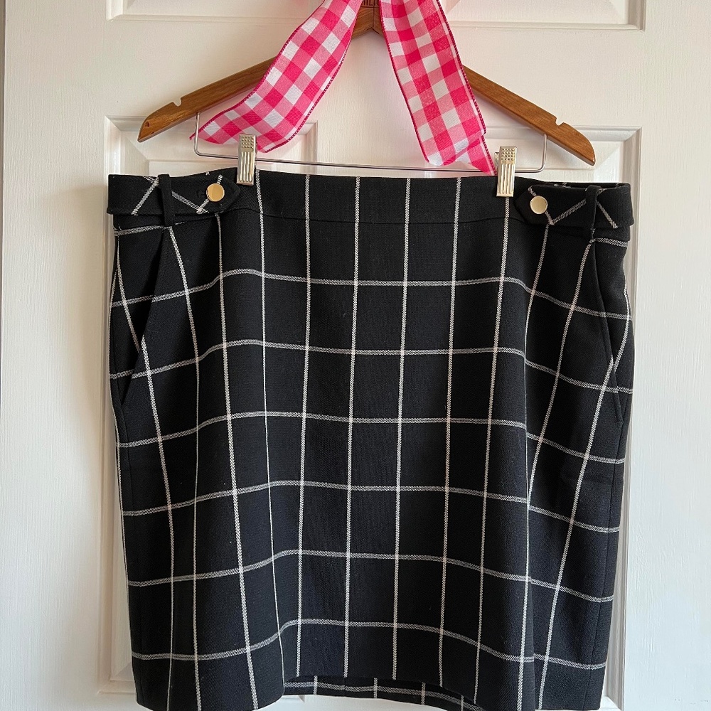 Loft - Black White Windowpane Skirt w/ Belt Detail NWOT. Smart and Stylish! 16 W